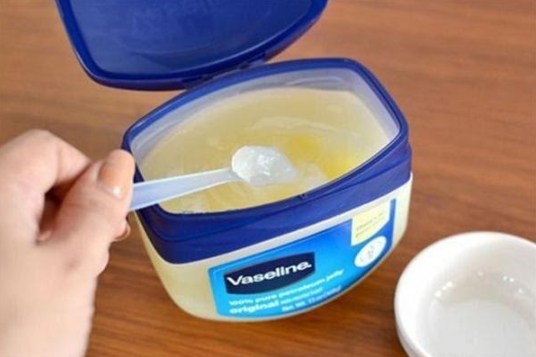 Kem dưỡng ẩm Vasaline